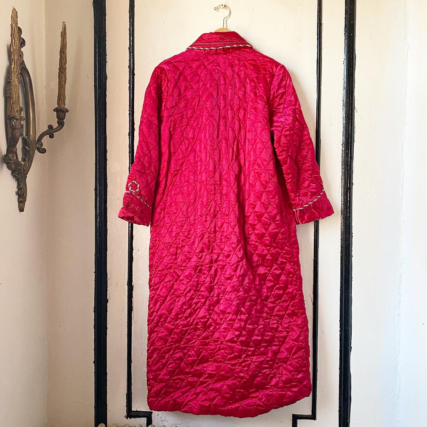 Vintage 1940s raspberry Satin quilted house jacket