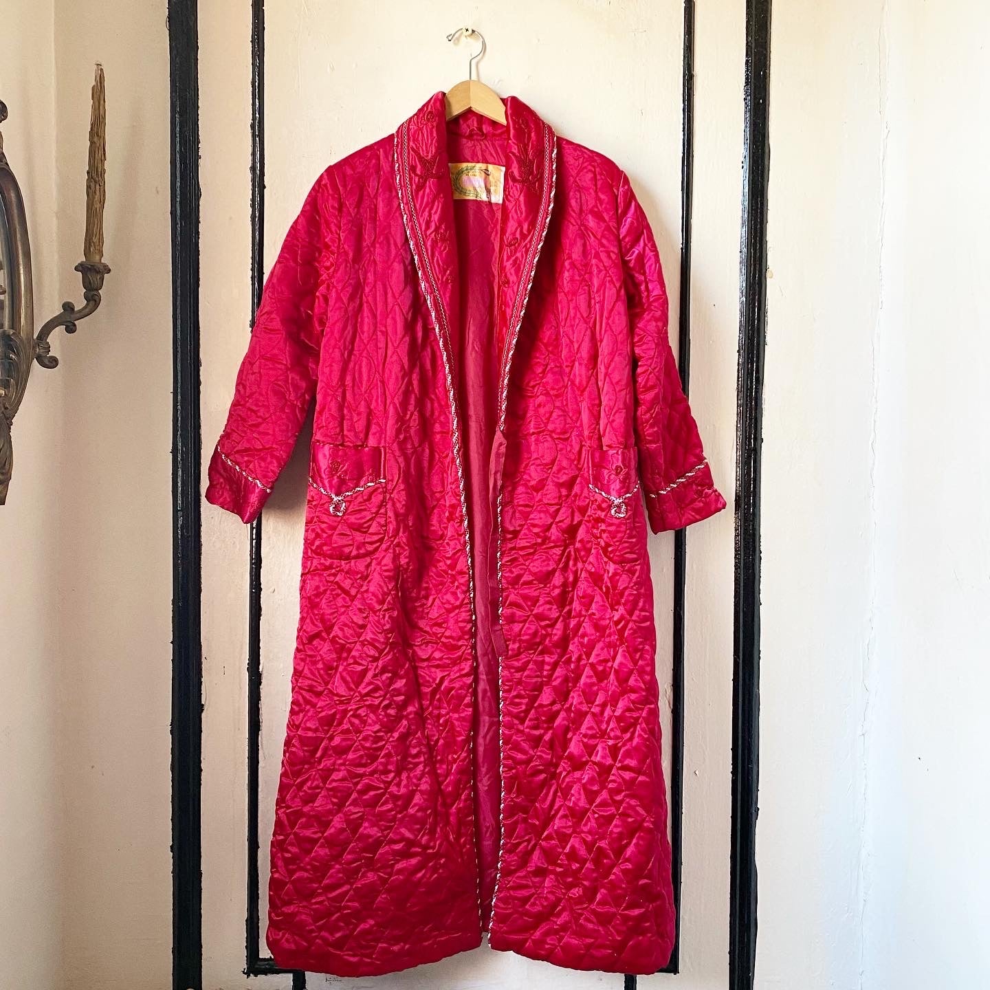 Vintage 1940s raspberry Satin quilted house jacket